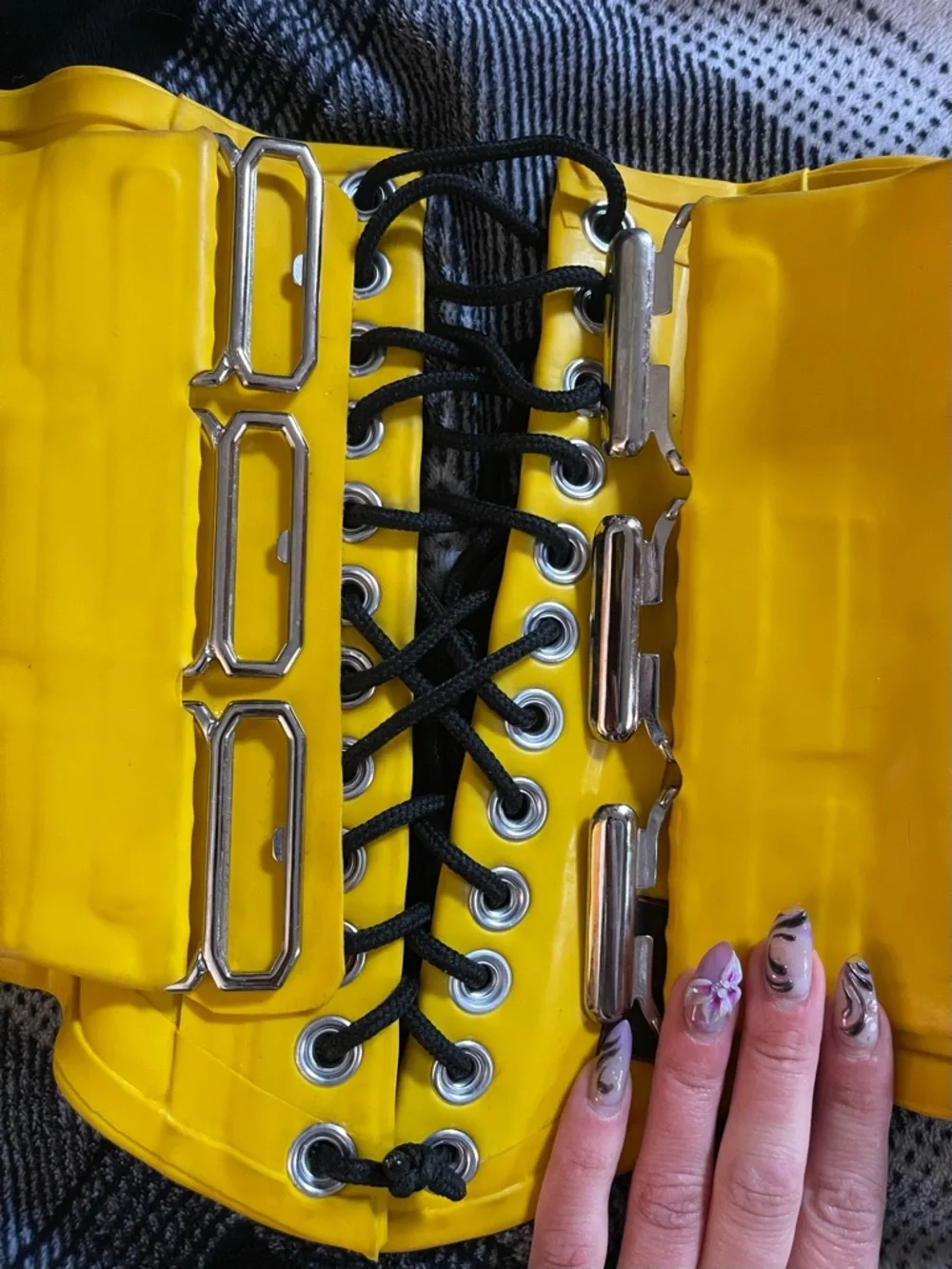 Polymorphe Yellow Latex Waist Cincher Corset - Picture 7 of 7